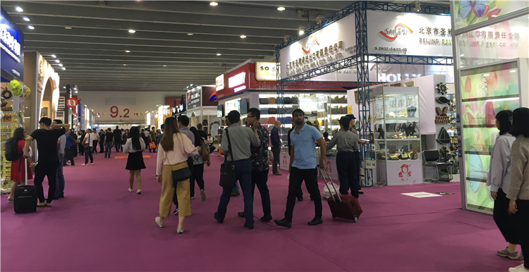 直击121届广交会:外贸假发主攻欧美,朝阳产业风靡世界?