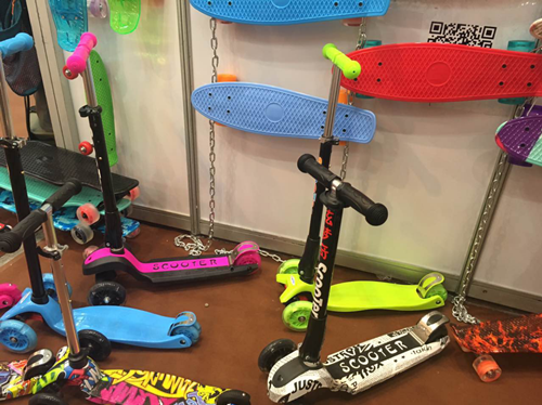 121届广交会图文报道：户外用品畅销欧美，传统外贸企业愿为跨境电商供货