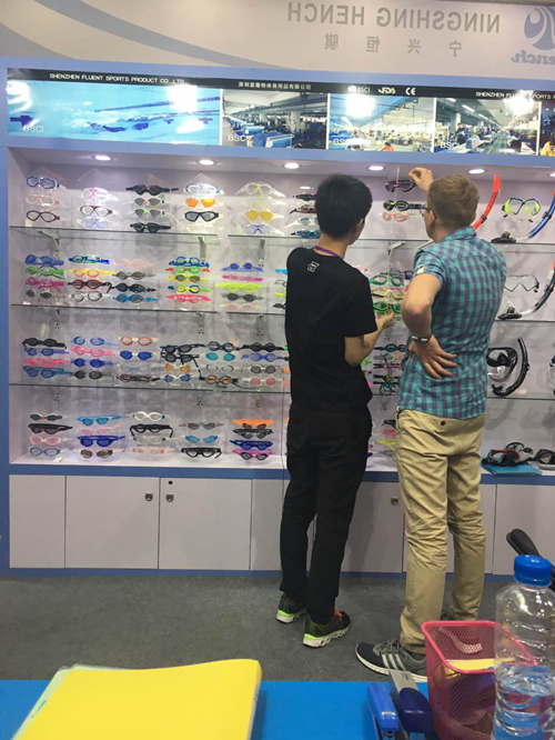 121届广交会图文报道：户外用品畅销欧美，传统外贸企业愿为跨境电商供货