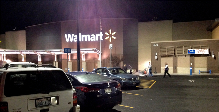 沃尔玛向左，亚马逊向右，最终仍然殊途同归？