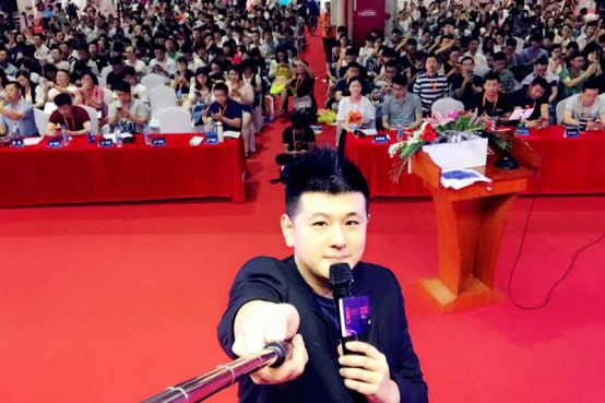 CCEE选品大会：Facebook首发中小企业营销手册，月活跃用户已破19亿