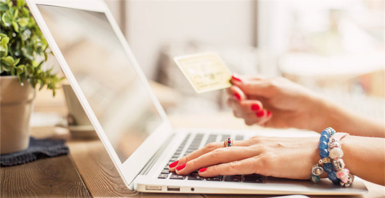 韩国人热衷于在网上购买生活用品，移动电商发展空间大