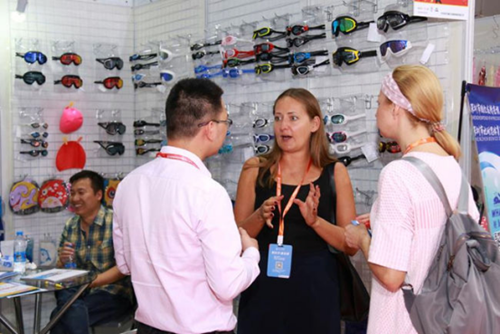 有图有真相！CCEE选品大会吸引国外商企前来采购