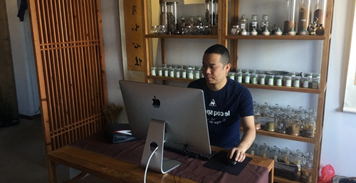 【采访】一根洗澡刷撬动千万资产，从实体店到电商的他走得不平凡