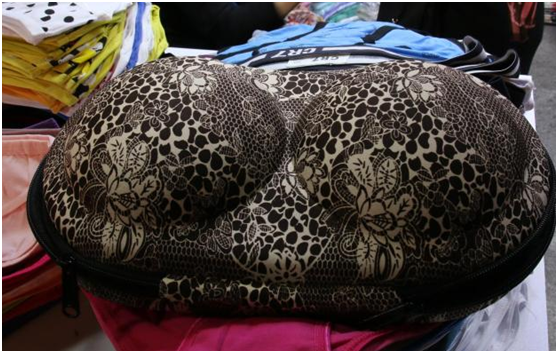 这种长得像“女性胸部”的箱包在伊朗火了！