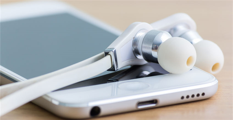 车载设备引爆飚升榜单，夏秋交际亚马逊3C市场出现新热点