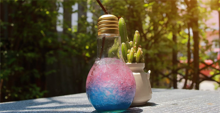 在Instagram上大红大紫的“发光灯泡”饮料，能从亚洲火到全世界吗？