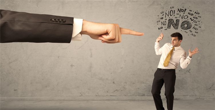 亚马逊15英镑休闲鞋惹怒消费者，鞋底这图纹要不得