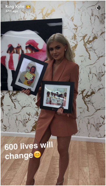 18个月挣4.2亿美元，卡戴珊小妹的美妆“电商帝国”如何建立？