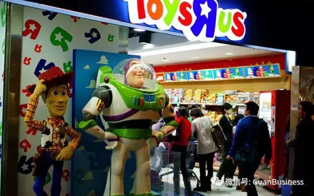 零售巨头玩具反斗城破产，实体店真的没有活路了吗？