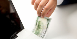 如何从我的Payoneer账户转账到另一个P卡账户?