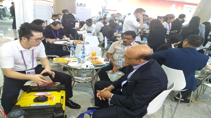 直击122届广交会⑤：浙企特设VIP买家对接供采需求，吸引美国中央及沃尔玛团队采购