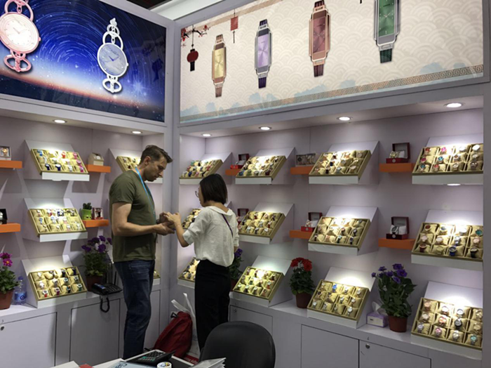 直击122届广交会⑫&nbsp;：从OEM向ODM转变，钟表制造商“十字路口”的绝处逢生