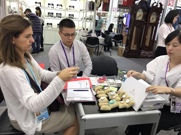 直击122届广交会⑫&nbsp;：从OEM向ODM转变，钟表制造商“十字路口”的绝处逢生