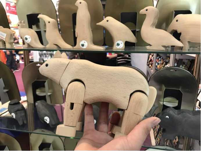 直击122届广交会⑭：“送礼”成风的欧美消费者，选择礼品也“差钱”！