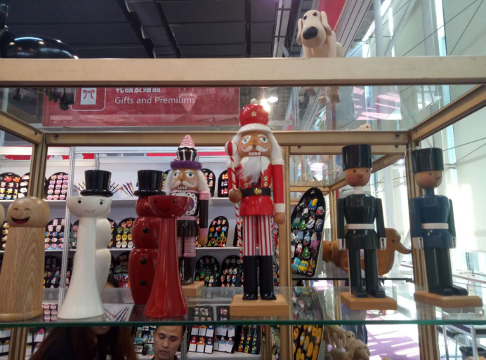 直击122届广交会⑭：“送礼”成风的欧美消费者，选择礼品也“差钱”！