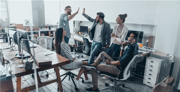 90后跨境电商卖家的吐槽：商科男被逼成程序猿，从求生存到做生意