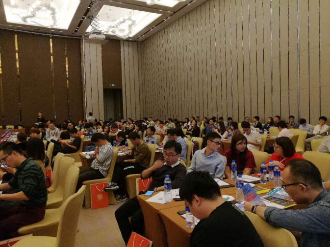 ​多平台战略撬动25万亿美金的市场，移动端成就旺季大卖