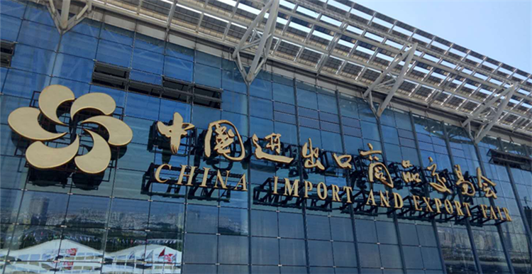 直击122届广交会（23）：运动、瑜伽服饰颇受老外追捧，广交会上频现大订单