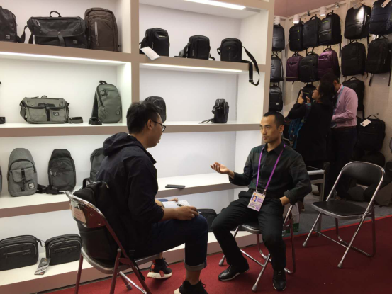 年入7000万CEO却热衷于背包设计，一年100多项专利产品深得老外的心