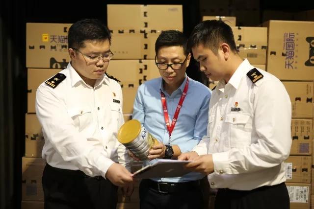 卓志保税仓接到双十一首个跨境电商订单，25分钟送达