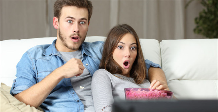 叹为观止的选品：丑丑的男士圣诞连体裤风靡国外