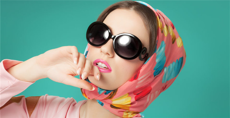 “头巾帽”正在席卷澳大利亚时尚界，已俘获众星欢心