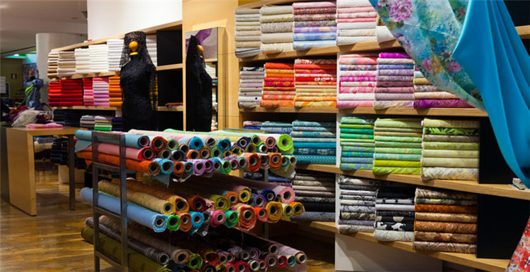 女模“变身”企业家坚守独有商业模式，巧用废布“变废为宝”