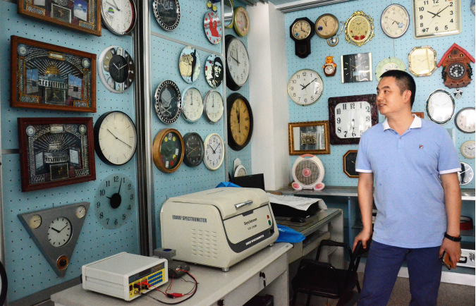 “外贸大转型”专题⑥丨李明渊：放弃“铁饭碗”，摇身成钟表大王，“触电”跨境电商更专注供应链