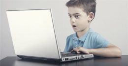 6岁男孩凭借YouTube玩具测评视频,年入千万美元