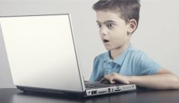 6岁男孩凭借YouTube玩具测评视频，年入千万美元