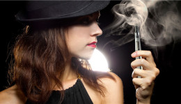 背靠深圳产业带，爆款引批发订单！敦煌网电子烟卖家4年升级top