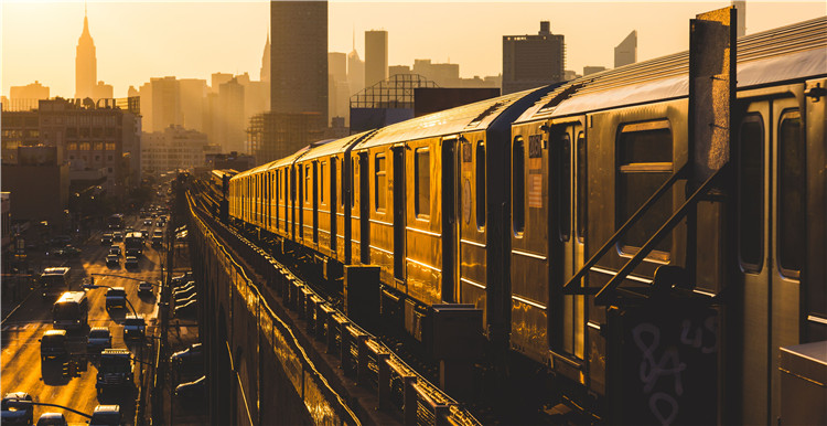 雨果网CCEE携手亚马逊走进产业带即刻再出发！
