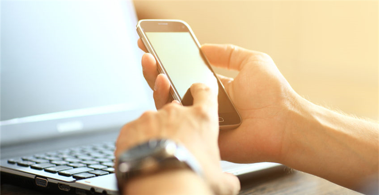 如何在PC查看速卖通店铺&商品页面在无线端的展现效果？