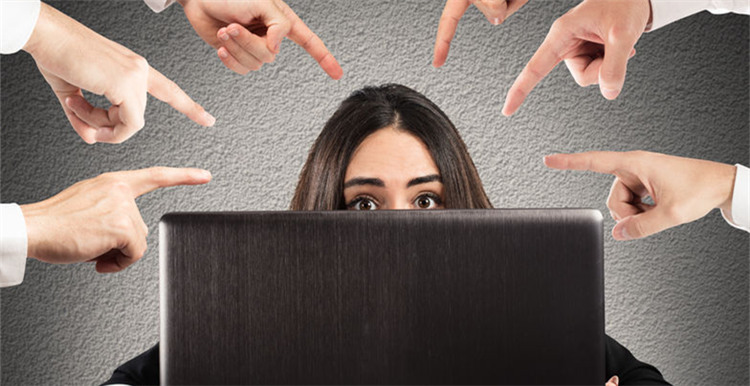 快递总是不能准时送达，卖家和消费者到底谁该背锅？