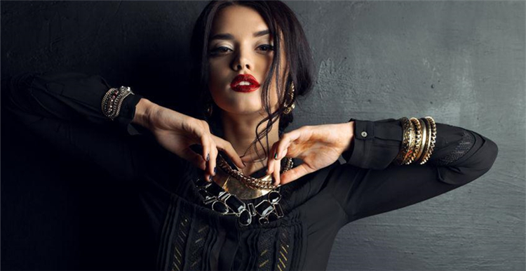 CHOKER颈链，送礼自用两相宜