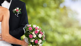 2018婚纱礼服新趋势：镂空、“半裸”设计将成新宠？