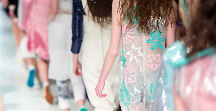 eBay春季消费报告丨为你揭秘2018年春季10大时尚潮流