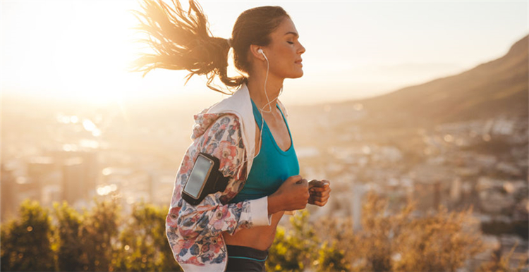 水壶腰包，瓜分千亿户外用品市场的细分领域