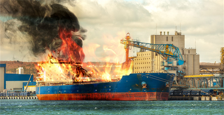 马士基集装箱船Maersk Honam发生火灾，7860个集装箱或受损严重