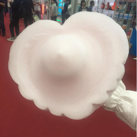 直击123届广交会②：全自动棉花糖机器人惊艳全场，要尝甜头还得拓宽海外市场