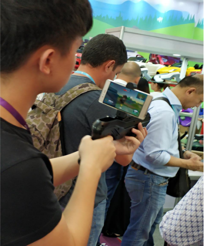 第123届广交会图文报道：迷你无人机低空操控引围观，水管疏通器“炮”红展馆