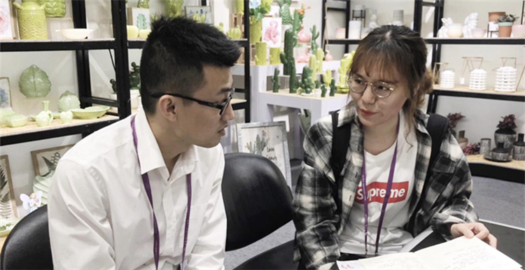 陶瓷制品二手单、市场细分受益明显，品牌授权并非高枕无忧