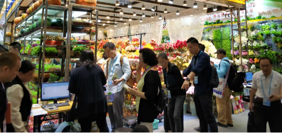 仿真花市场陷行业“围城”，夕阳红产业不进则退？