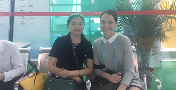 立陶宛電商市場(chǎng)商機(jī)浮現(xiàn)，她卻在廣交會(huì)上接連碰壁……