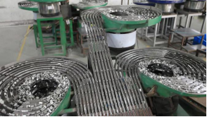 工厂揭秘丨天虹文具：上过央视的制造商，各种荣誉贴满墙