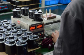 工厂揭秘丨天虹文具：上过央视的制造商，各种荣誉贴满墙