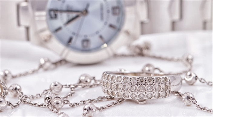 可定制的施华洛水晶系列，亚马逊的蓝海市场