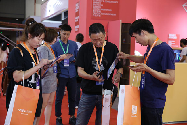 CCEE选品饕餮盛宴“开席”两天，万人共享跨境电商“新”机遇