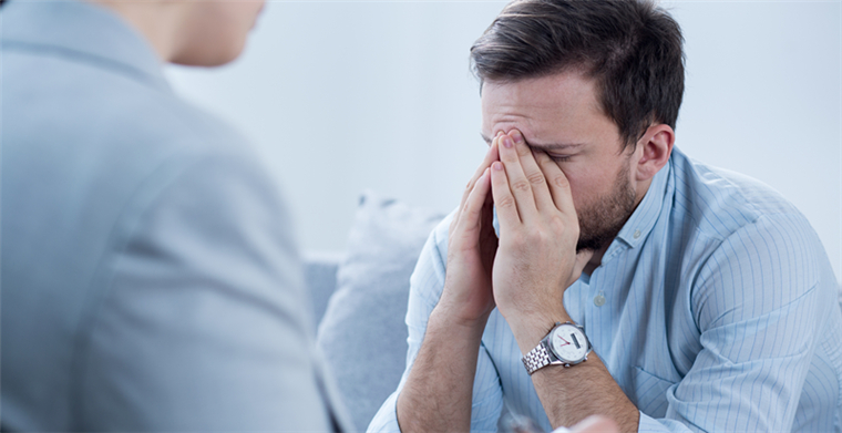 对俄包裹损失过亿，她却几乎毫发无损，凭什么？